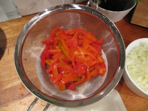 21 dræn vandet fra syltede paprika