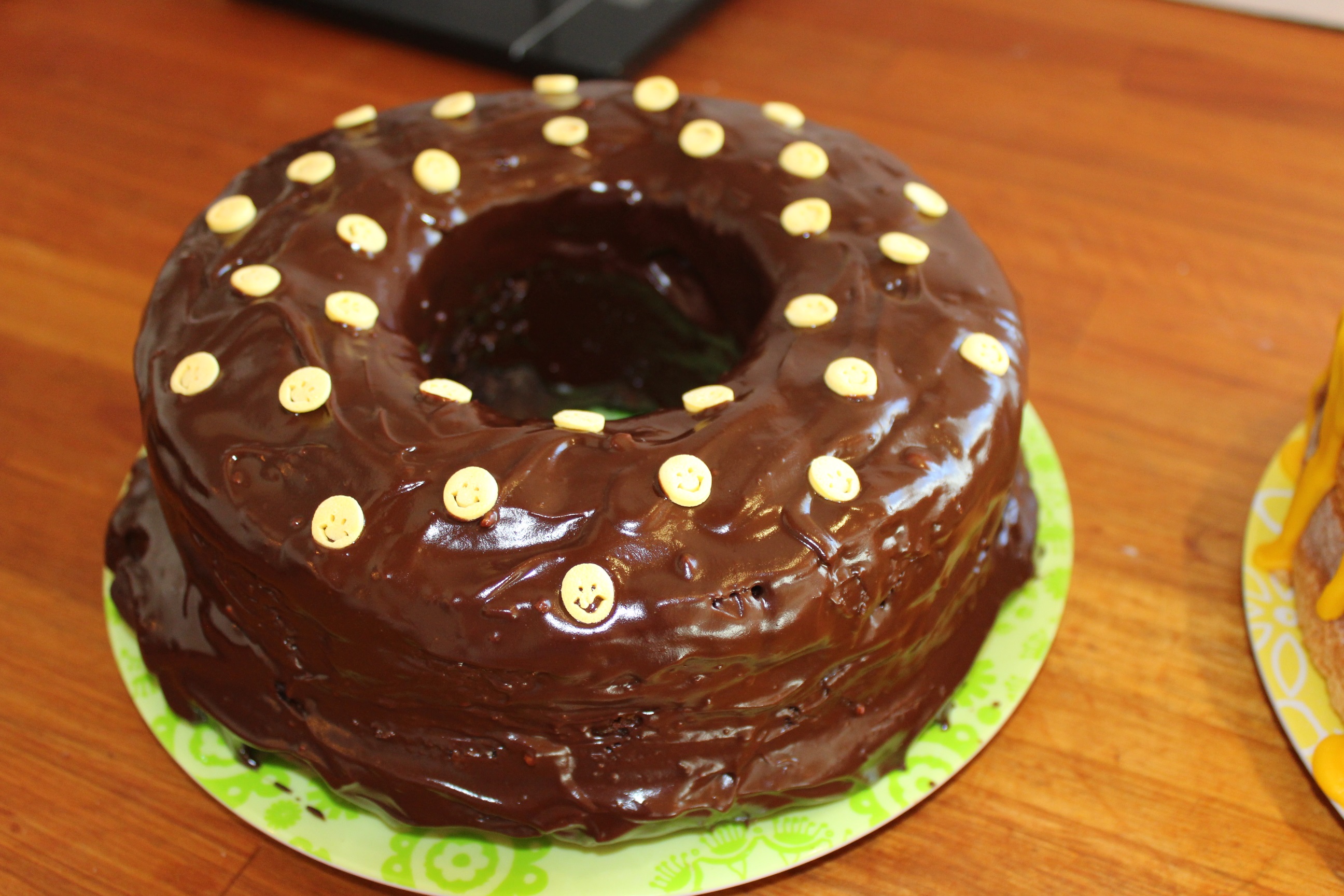 Chocolate Peanutbutter Bundt Cake