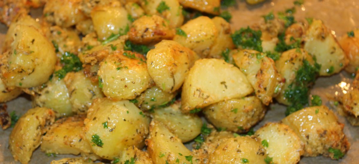 Kartofler med parmesan og hvidløg