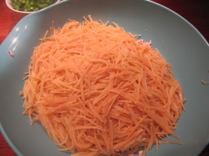 23 hæld spaghetti ned til kødet