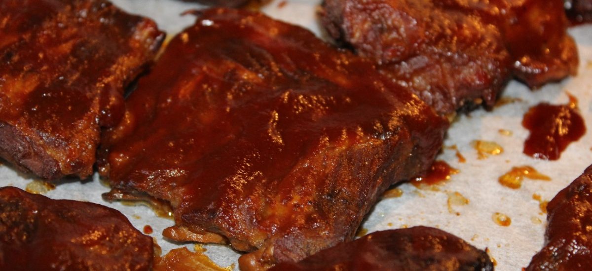 Æble-barbecue spareribs