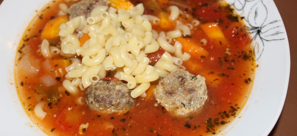 Italiensk kødbolle suppe